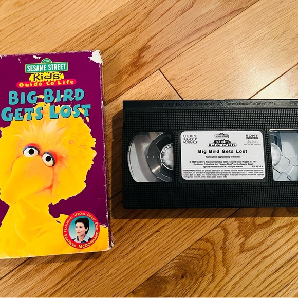 Sesame Street “Big Bird Gets Lost” VHS tape - Picture 3 of 11